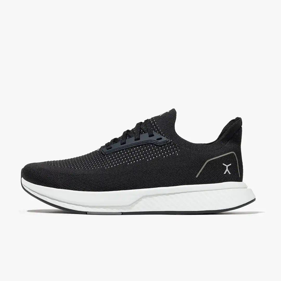 Adapt Runner - Black / White RN